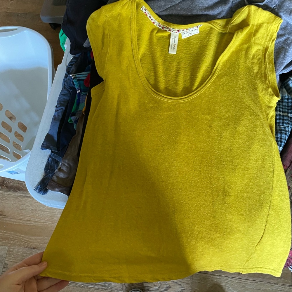 yellow, S